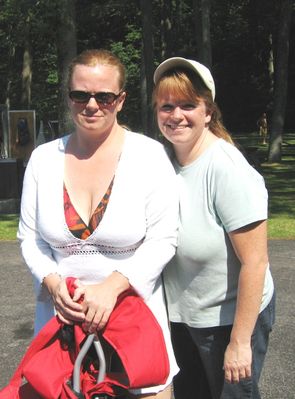 The People
Twins: Jane Higham and Joan Higham Entwistle
