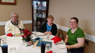 Smith Gathering: Fall at Nicoles 12-06-14 Table 2 partial
Richard Taglieri; Mary Smith Taglieri; Florie Parmelee
