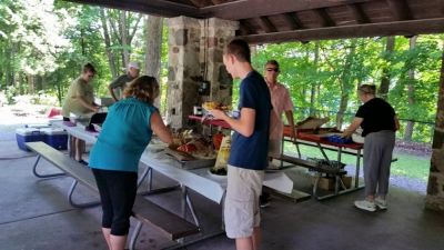 2015 Family Reunion, July 11, 2015
Setting up for a picnic
