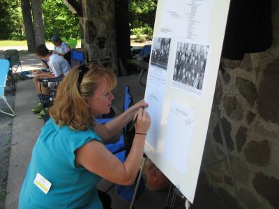 2015 Family Reunion, July 11, 2015
Joan Higham Entwistle signs Get Well Cards for Sue Higham Foley and Jan Rung Abrams and Bob Abrams
