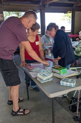 2022 Family Reunion July 9, 2022 VBSP
Registration Check-in and Card Signing Table
Jim Parmelee, Miriam Smith Parmelee; Mary Smith Taglieri, Treas.
