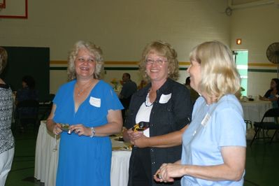 Sunday Party at OLS School
Cousins: L to r: Debbie Fanning Carlone; Cindy Fanning Knowlton; Denise Paukett Signor
